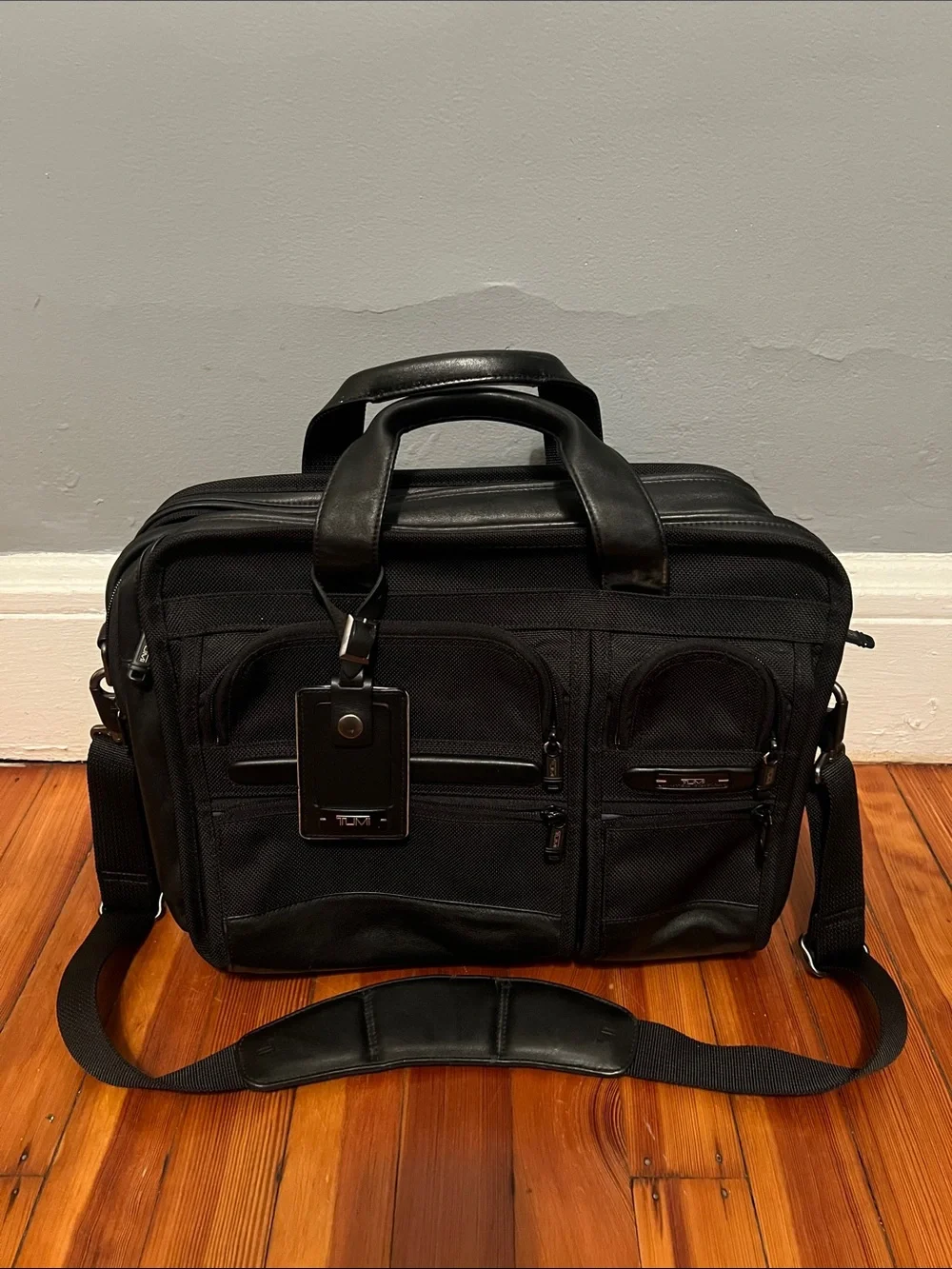 Tumi Black Leather Laptop Briefcase with Shoulder Strap